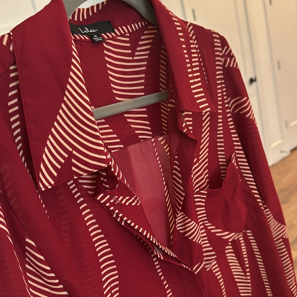 Red lulus button down; never worn - Picture 6 of 6
